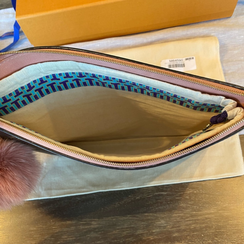 Authentic Louis Vuitton Daily Pouch Peach (rare color) Clutch - Picture 9 of 14
